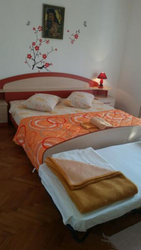 Гостиница Apartment Valeria  Лопар